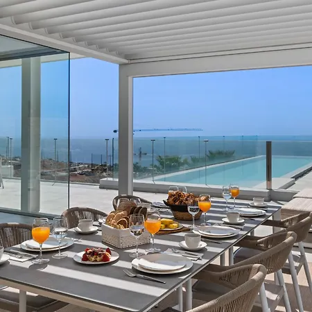 Karat Zambrano Villa Guía de Isora
