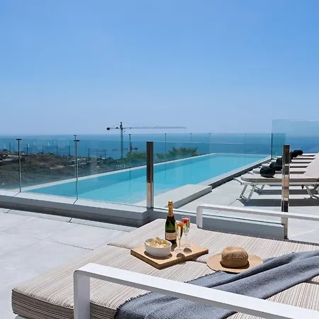 Karat Zambrano Villa Guía de Isora